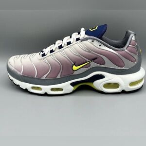 Nike Air Max Plus Sneakers “Violet Dust”